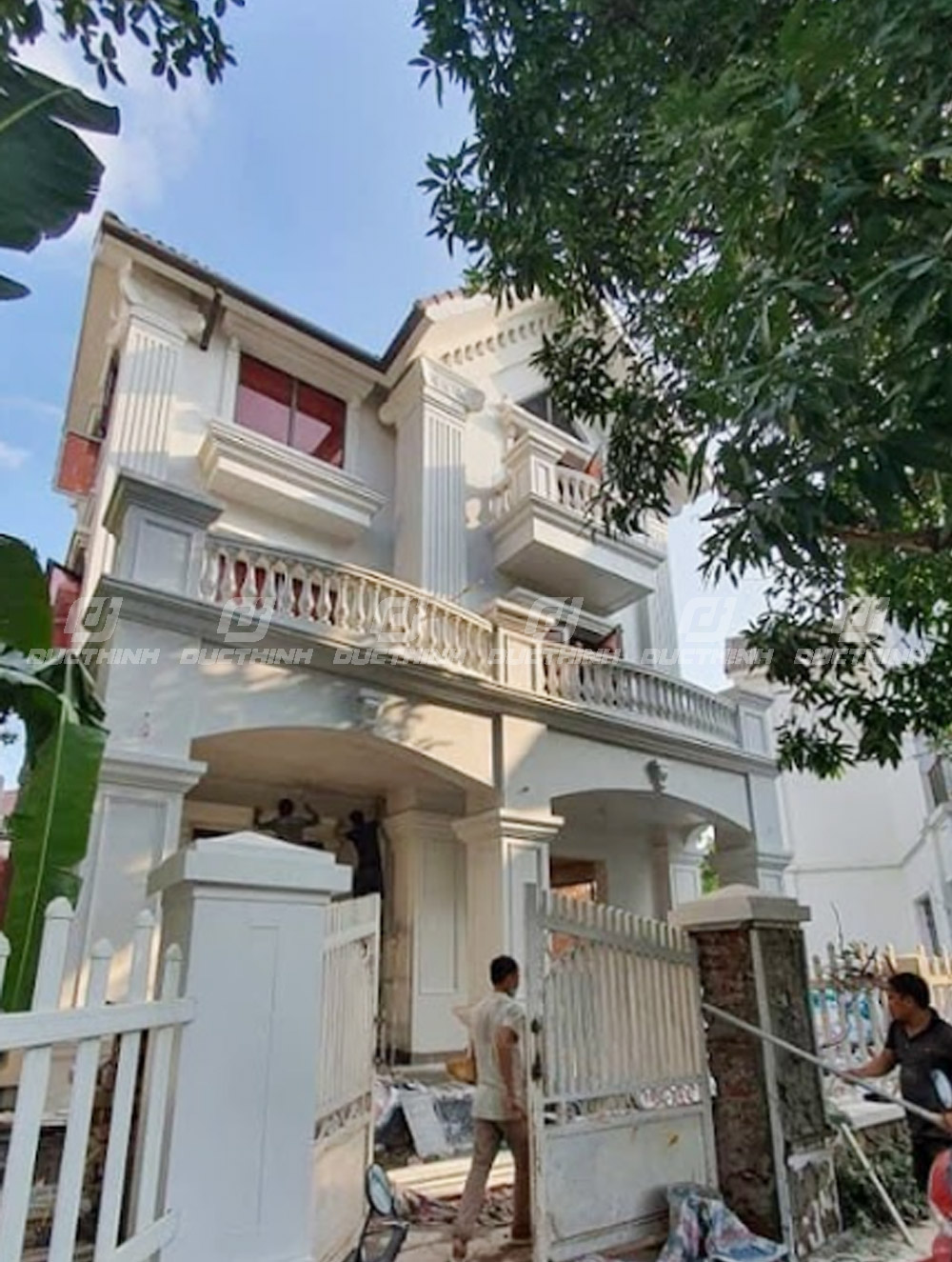 NHÀ Ở BIỆT THỰ