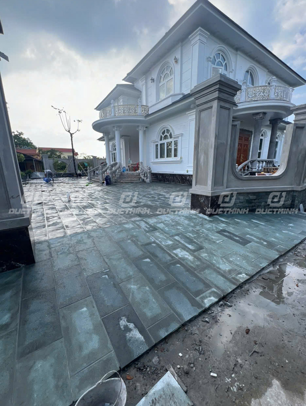 BIỆT THỰ SÂN VƯỜN